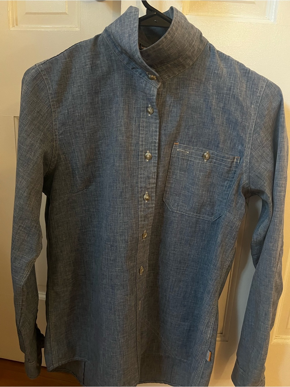 Women’s Orvis Blue Chambray Button-Up Shirt